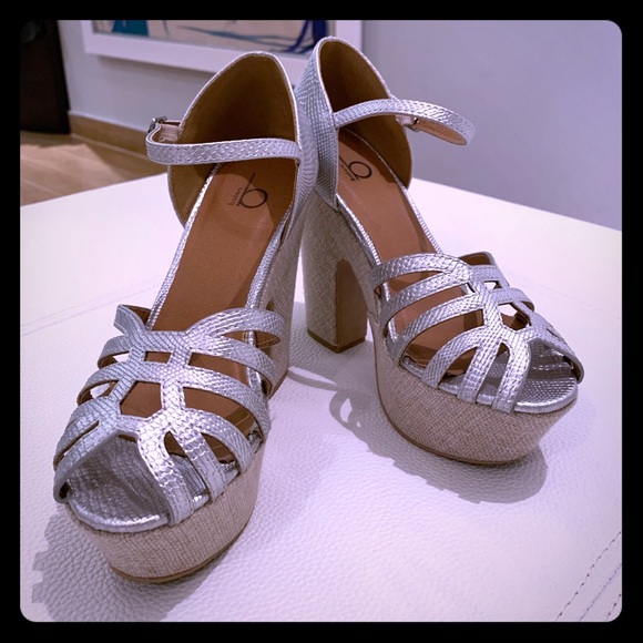 Bakers Shoes - Silver platforms size 7